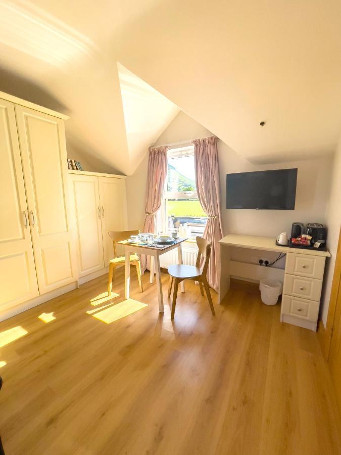 Mount Edwards Hill Guest Accommodation Cushendall Eksteriør bilde